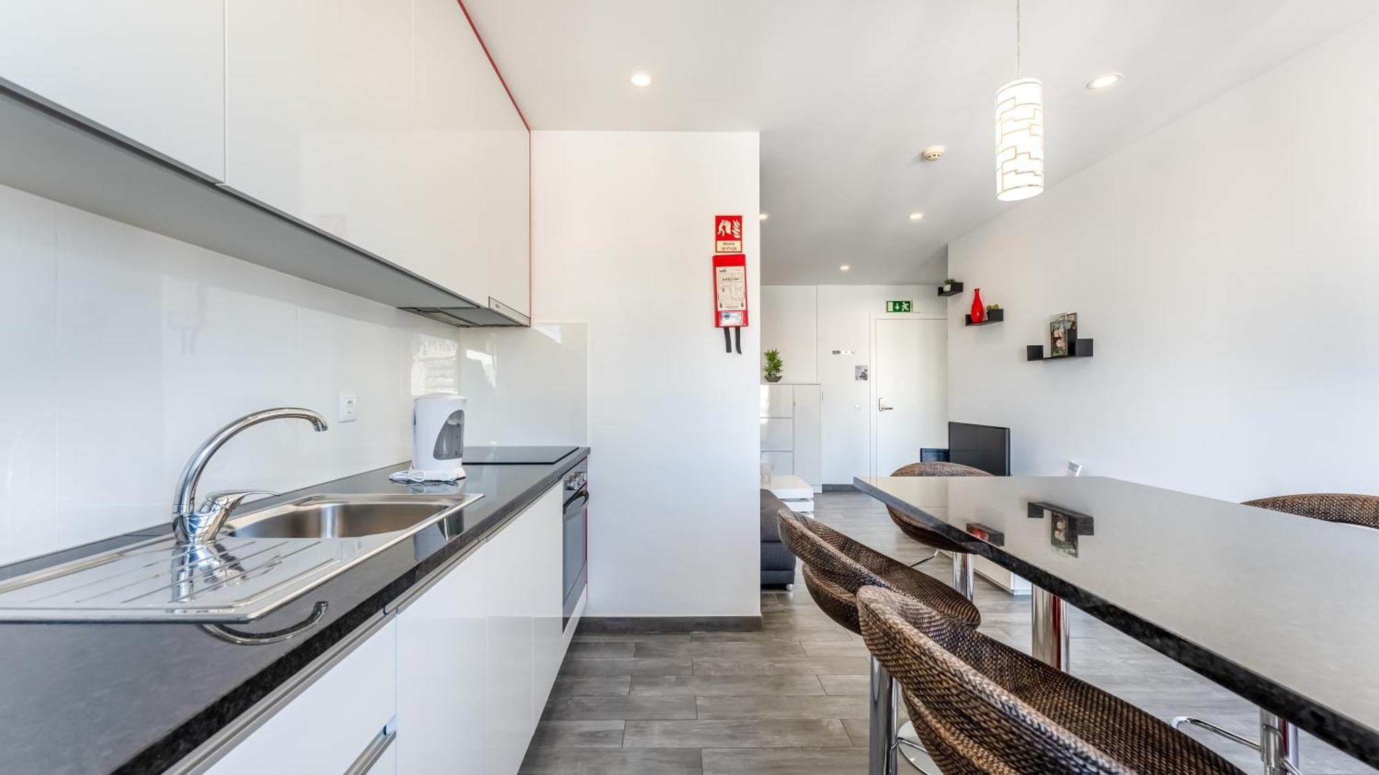 Red Velvet 1 Bdr Flat With Balcony By Lovelystay Portimão Exterior foto